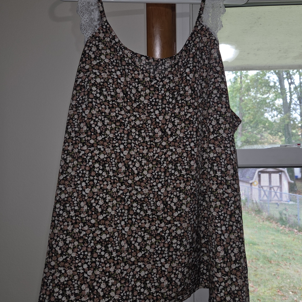 SHEIN Black Floral Camisole with White Lace